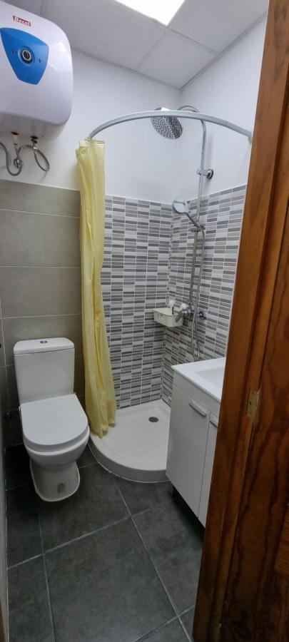 Albergue Cristina Habitaciones Con Bano Privado Y Mini Cocina Corralejo Exterior foto