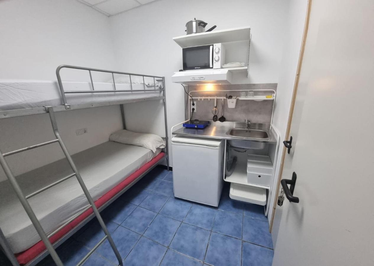 Albergue Cristina Habitaciones Con Bano Privado Y Mini Cocina Corralejo Exterior foto